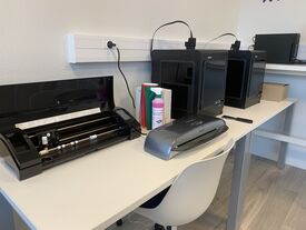 Imprimantes 3D et plotter de découpe - makerspace au faitout connecté
