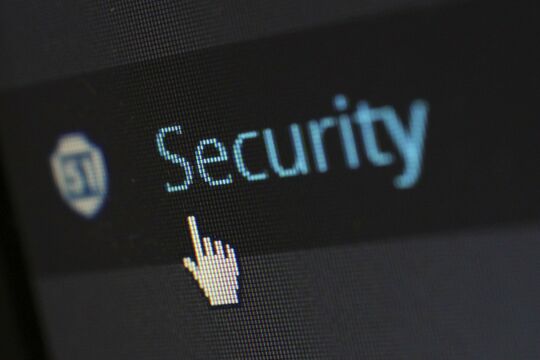 Le mot security écrit de façon informatique avec le curseur qui représente un main
